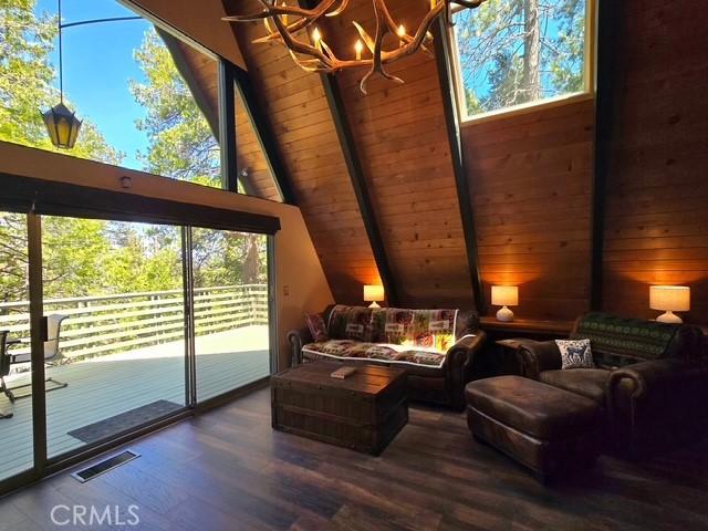 27403 Cottonwood Ln, Lake Arrowhead, CA 92317 - photo 5