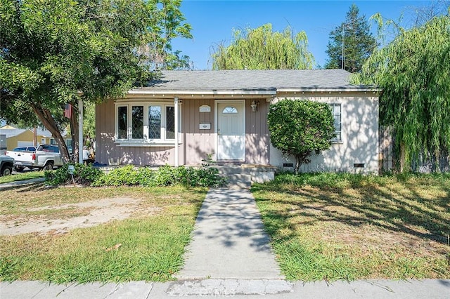 5503 Hersholt Ave, Lakewood, CA 90712 - view of front facade with a front yard