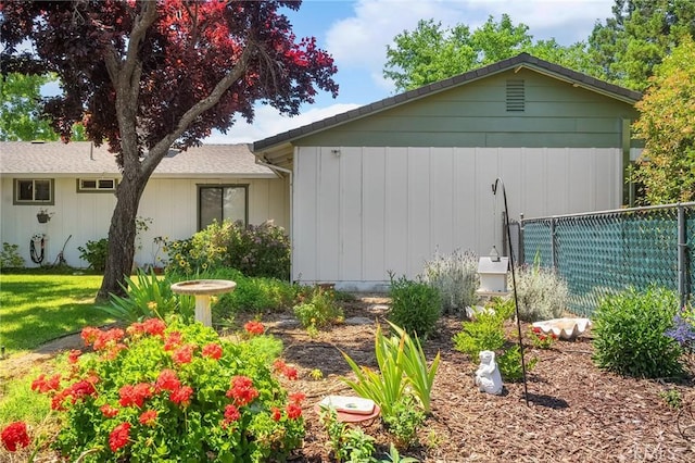 5456 Edith Ave, Corning, CA 96021 - view of side of home