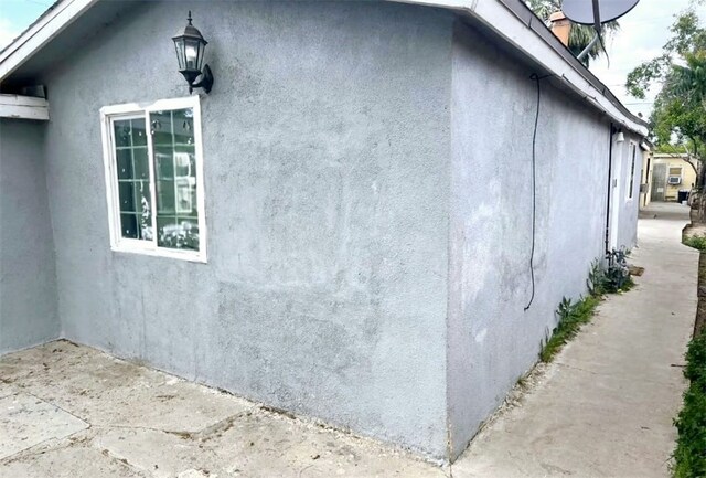 1324 Murdock St, Bakersfield, CA 93307 - view of side of property featuring stucco siding