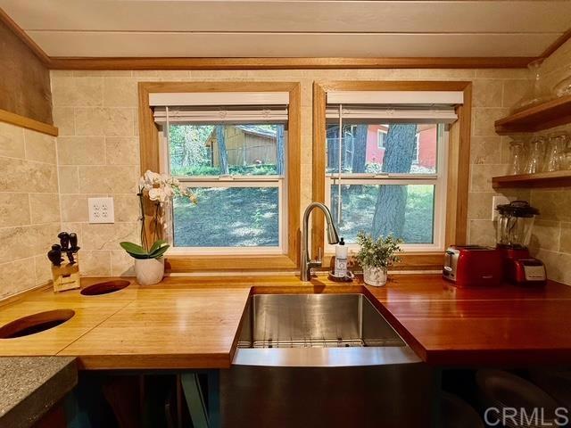 22104 Crestline, Palomar Mountain, CA 92060 - kitchen with decorative backsplash
