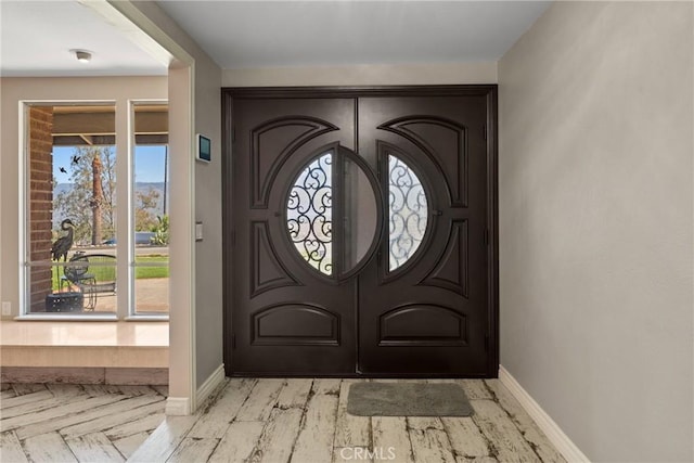 618 E Sunset Dr N, Redlands, CA 92373 - foyer entrance with baseboards