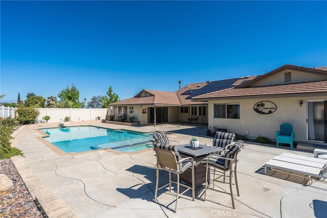 618 E Sunset Dr N, Redlands, CA 92373 - view of swimming pool with a patio area, a fenced backyard, and a pool with connected hot tub