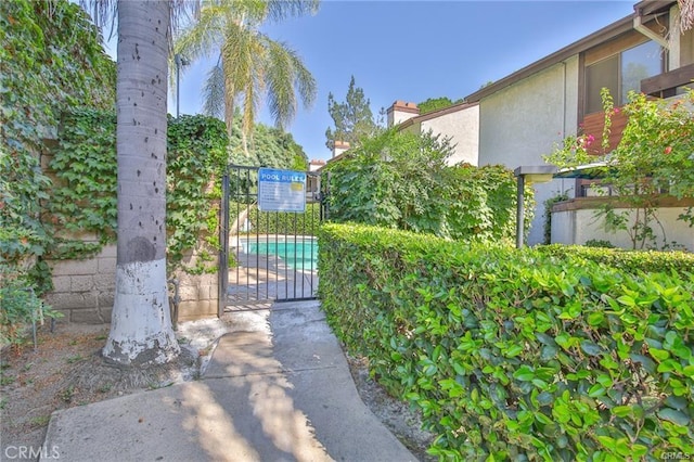 gate featuring fence