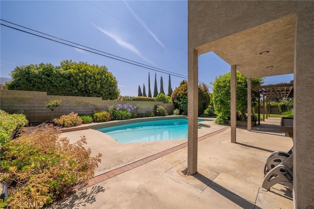964 N Entrada Way, Glendora, CA 91741 - view of pool featuring a patio area and a fenced backyard