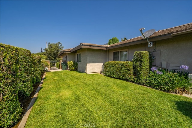964 N Entrada Way, Glendora, CA 91741 - view of yard featuring a gate
