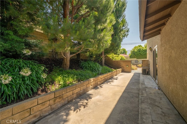 964 N Entrada Way, Glendora, CA 91741 - view of yard with a gate