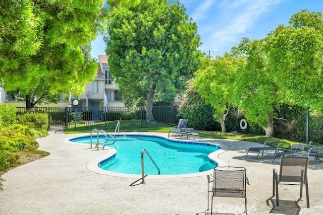 9917 Independence Ave Unit C, Chatsworth, CA 91311 - view of pool featuring a patio area