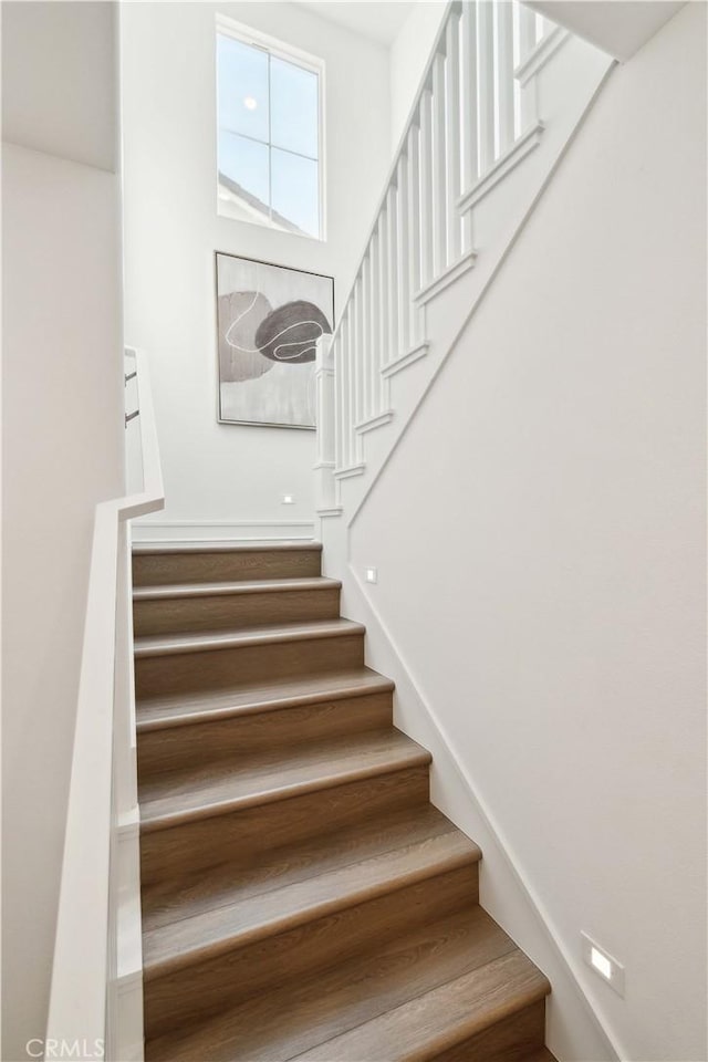 26288 Meadow Dr, San Juan Capistrano, CA 92675 - view of staircase