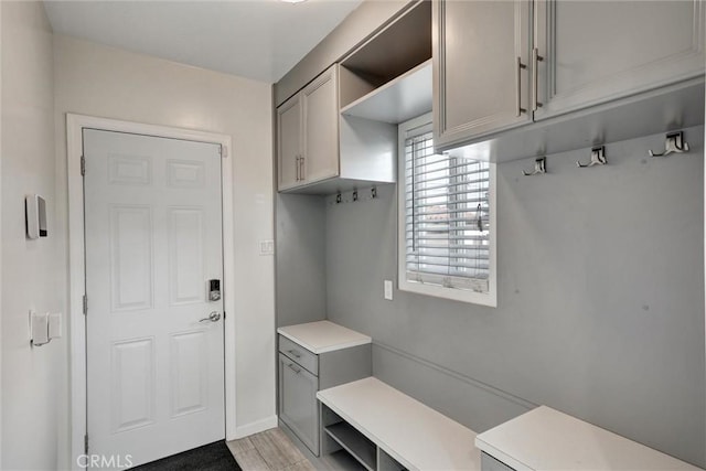 8910 S 3rd Ave, Inglewood, CA 90305 - view of mudroom
