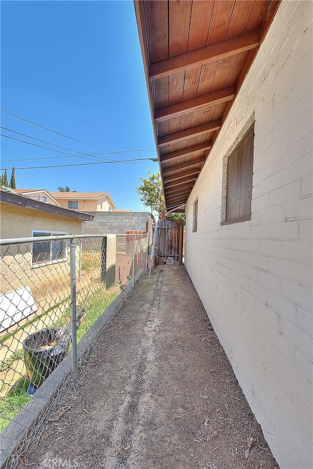 321 Aguirre Ln, Placentia, CA 92870 - view of side of home with fence