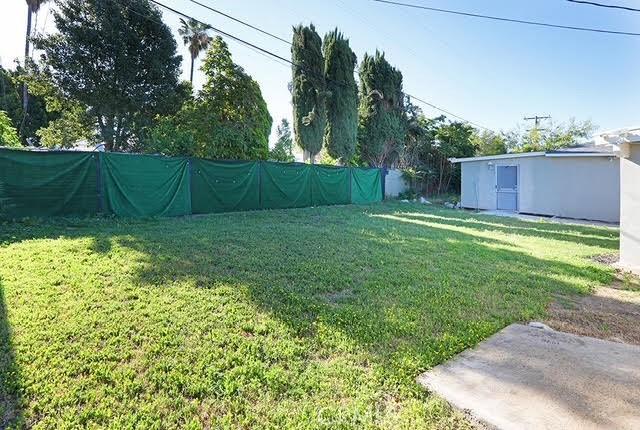 885 N Millard Ave, Rialto, CA 92376 - view of green lawn