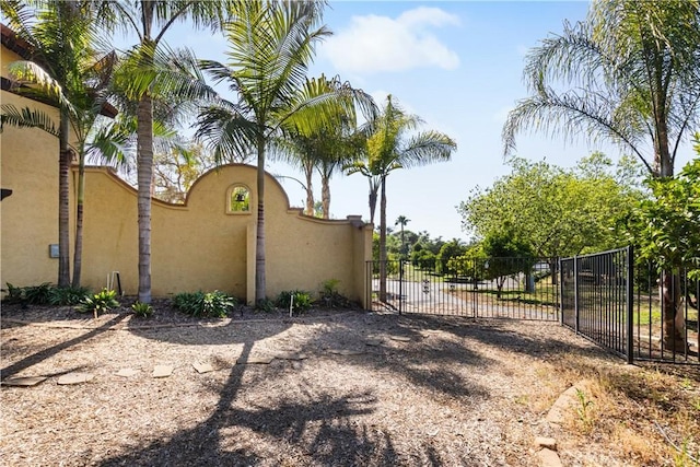 gate featuring fence