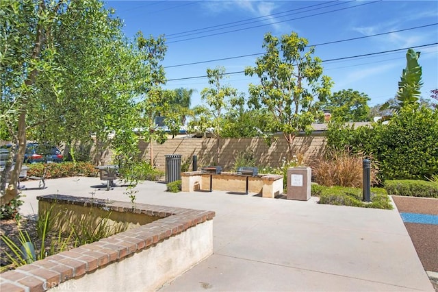 2651 W Lincoln Ave Unit 40, Anaheim, CA 92801 - view of community with a patio area