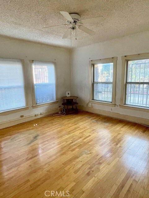 4125 S Figueroa St Unit 101, Los Angeles, CA 90037 - photo 13