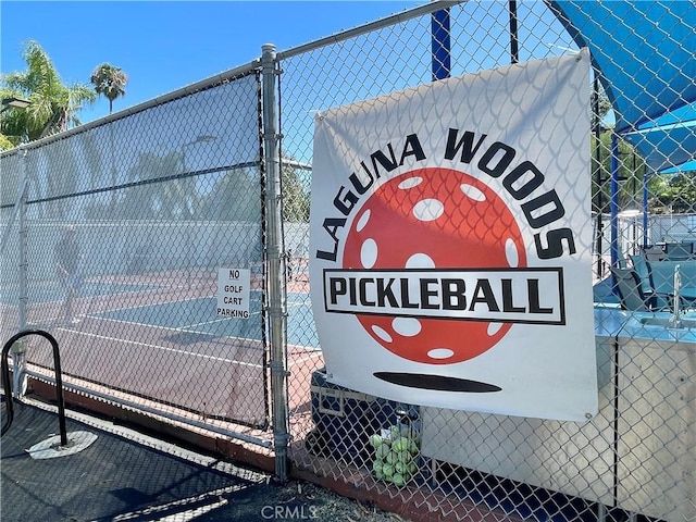 3364 Punta Alta Unit 1E, Laguna Woods, CA 92637 - view of tennis court