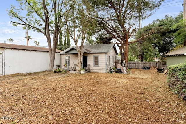 1540 Whitefield Rd, Pasadena, CA 91104 - view of front of house with fence and roof with shingles