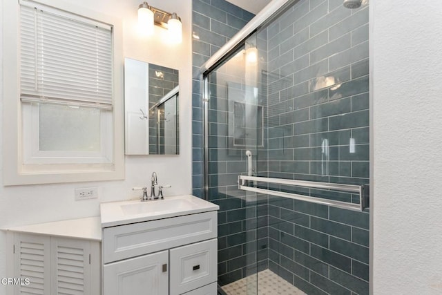 1540 Whitefield Rd, Pasadena, CA 91104 - full bath featuring a shower stall and vanity
