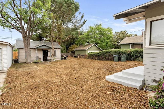 1540 Whitefield Rd, Pasadena, CA 91104 - view of yard with an outbuilding