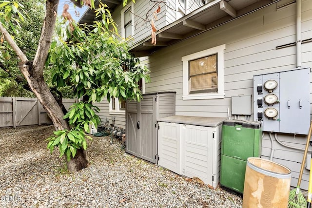 1540 Whitefield Rd, Pasadena, CA 91104 - view of property exterior with fence