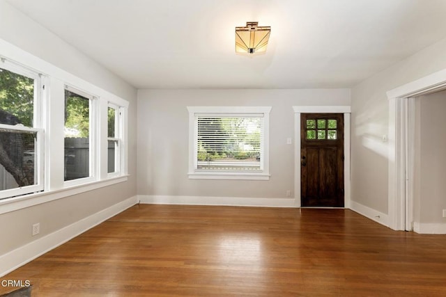 1540 Whitefield Rd, Pasadena, CA 91104 - foyer with wood finished floors and baseboards