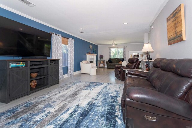 797 Trailside Pl, San Marcos, CA 92078 - living room with crown molding, wood finished floors, ceiling fan, and recessed lighting