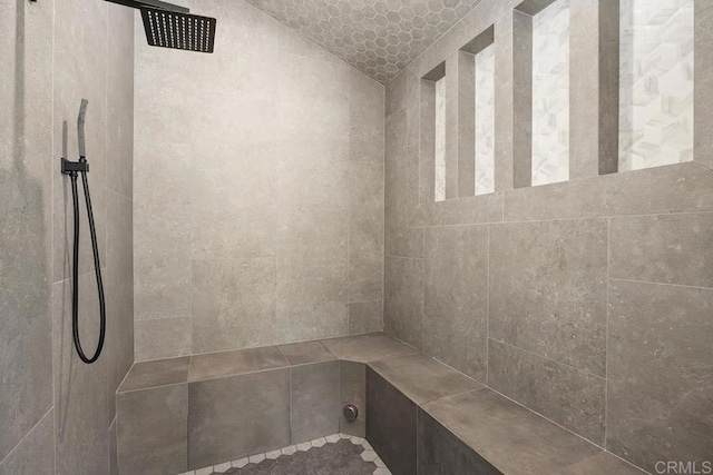 1240 Berryman Cyn, Encinitas, CA 92024 - full bathroom with tiled shower