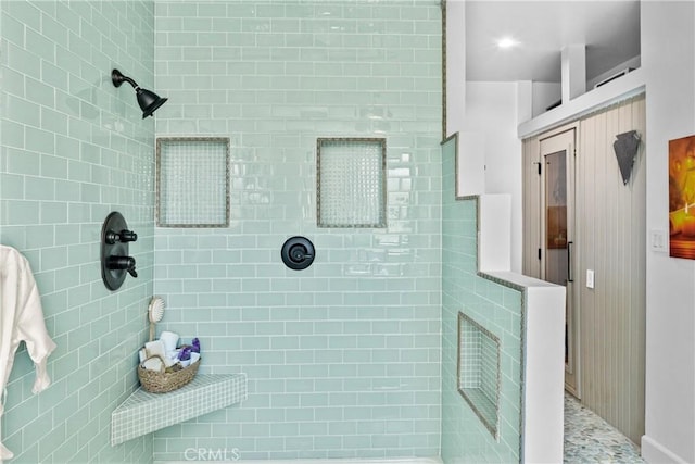 791 Cypress Rd, Lake Arrowhead, CA 92321 - bathroom featuring a tile shower