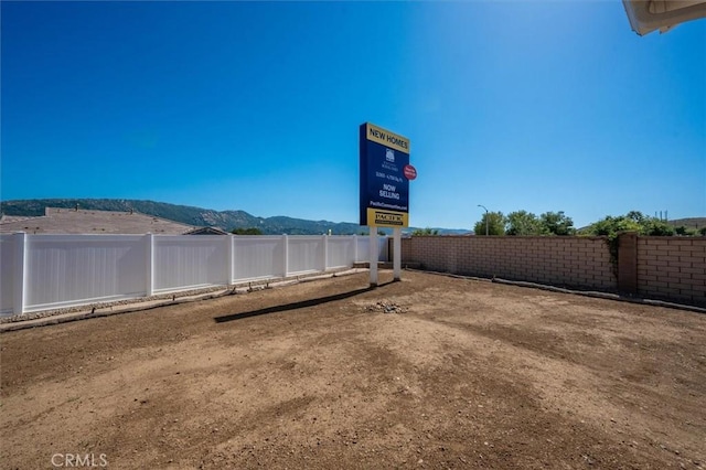 6533 Canyon Oaks Dr, Simi Valley, CA 93063 - view of fenced backyard