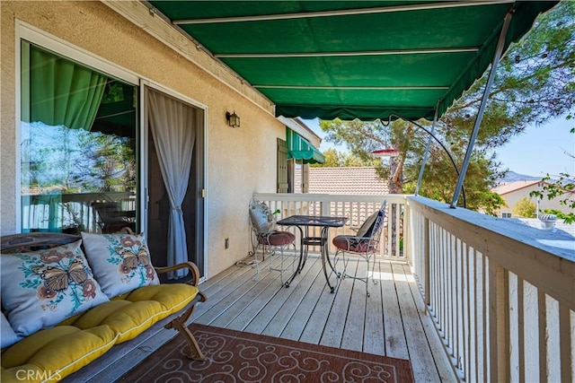 15108 Lighthouse Ln, Lake Elsinore, CA 92530 - view of wooden terrace