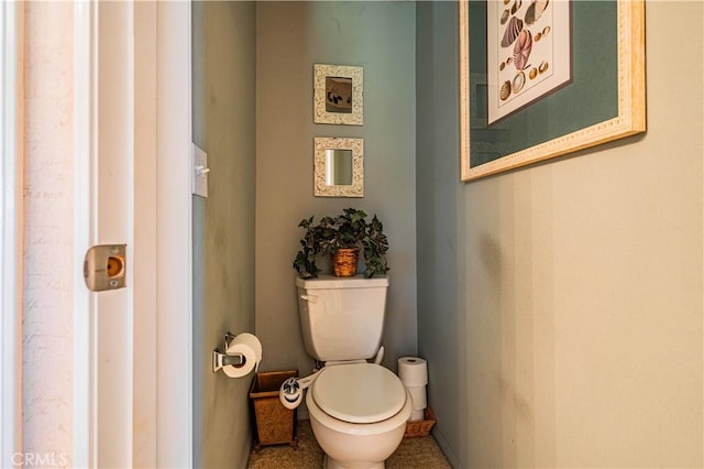 15108 Lighthouse Ln, Lake Elsinore, CA 92530 - bathroom featuring toilet and baseboards