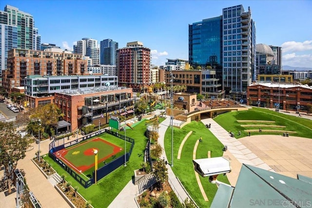 view of urban area featuring a recreational park