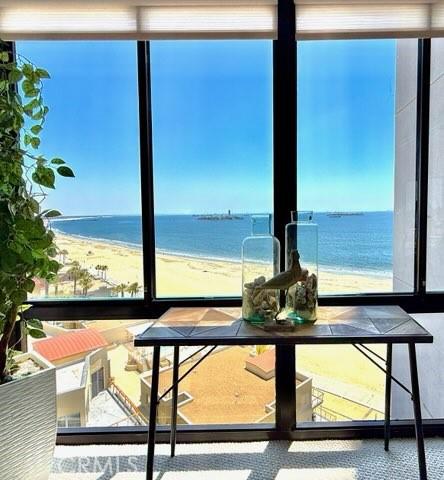 1310 E Ocean Blvd E Unit 1001, Long Beach, CA 90802 - interior space featuring local beach