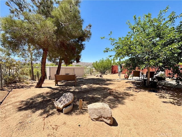 7442 Camarilla Ave, Yucca Valley, CA 92284 - view of yard with fence