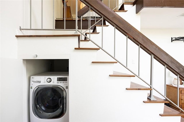 laundry room with washer / clothes dryer