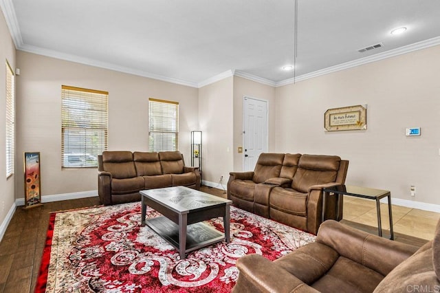 living area featuring baseboards, crown molding, wood finished floors, and recessed lighting