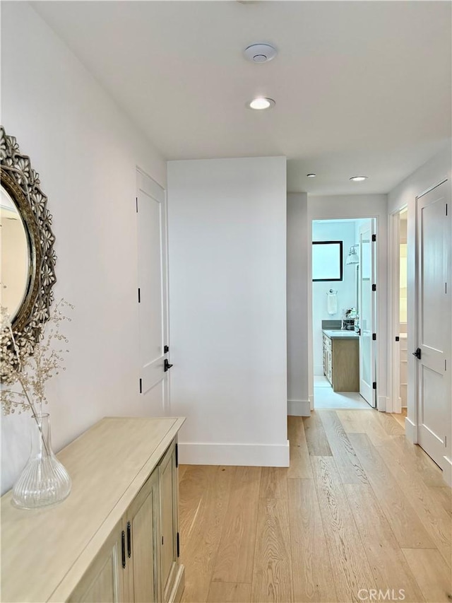 2621 Gates Ave Unit B, Redondo Beach, CA 90278 - hall with light wood-style flooring, baseboards, and recessed lighting
