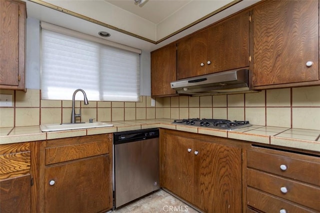 715 S Bradley Rd Unit 14, Santa Maria, CA 93454 - kitchen featuring stainless steel appliances, a sink, under cabinet range hood, and tasteful backsplash