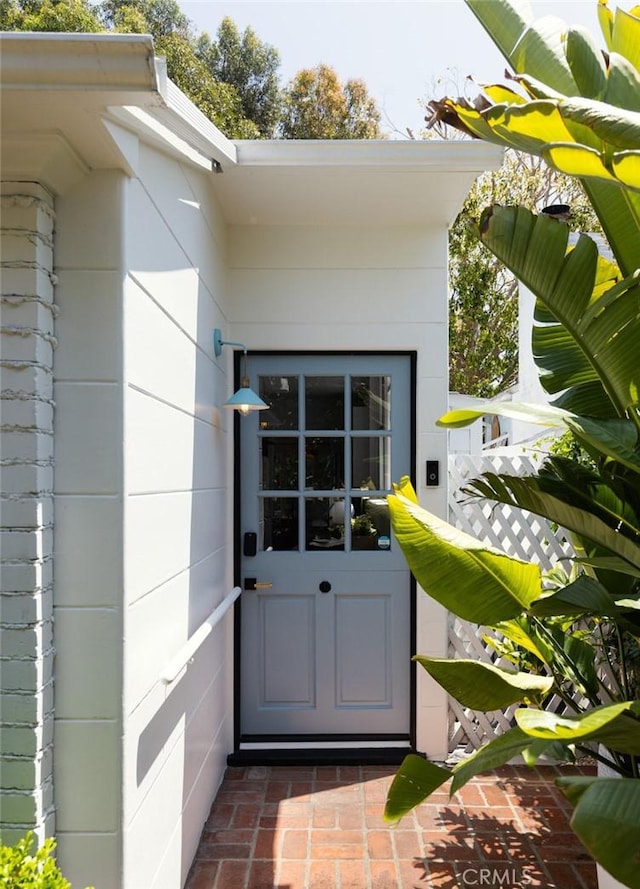 565 Lombardy Ln, Laguna Beach, CA 92651 - property entrance