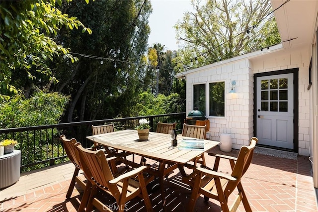 565 Lombardy Ln, Laguna Beach, CA 92651 - deck with outdoor dining area