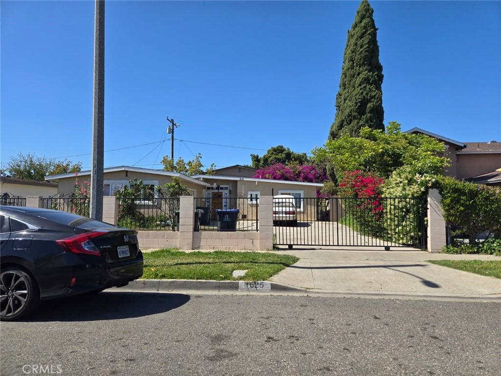 1525 Richland Ave, Santa Ana, CA 92703 - photo 1