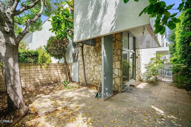 4213 Sarah St Unit 22, Burbank, CA 91505 - view of outbuilding with fence