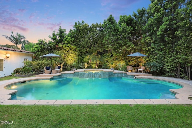 670 San Marino Ave, San Marino, CA 91108 - swimming pool with a jacuzzi and a lawn
