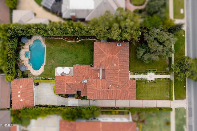 670 San Marino Ave, San Marino, CA 91108 - drone / aerial view of a pool area