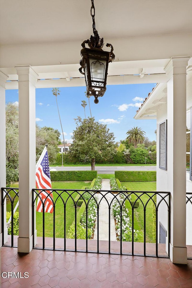 670 San Marino Ave, San Marino, CA 91108 - view of covered porch