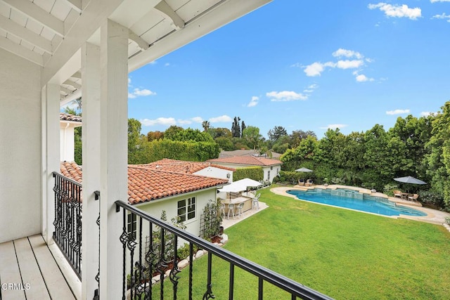 670 San Marino Ave, San Marino, CA 91108 - balcony featuring view of pool