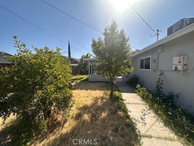 410 Orange Ave, Los Banos, CA 93635 - view of yard