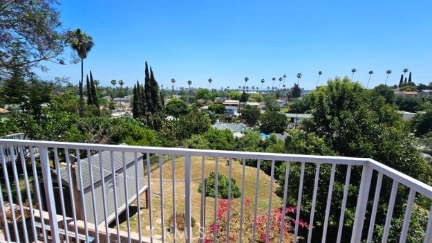 3350 Linda Vis, Los Angeles, CA 90032 - view of balcony