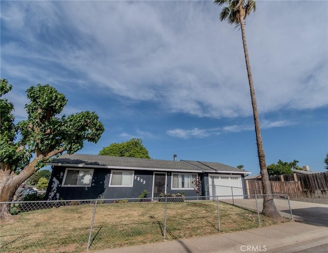 5805 Vista Del Cerro, Oroville, CA 95966 - single story home with an attached garage and concrete driveway