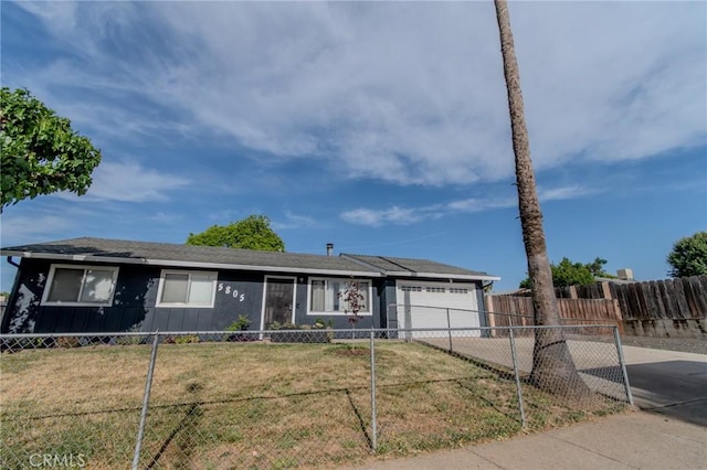 5805 Vista Del Cerro, Oroville, CA 95966 - ranch-style home featuring a garage and driveway